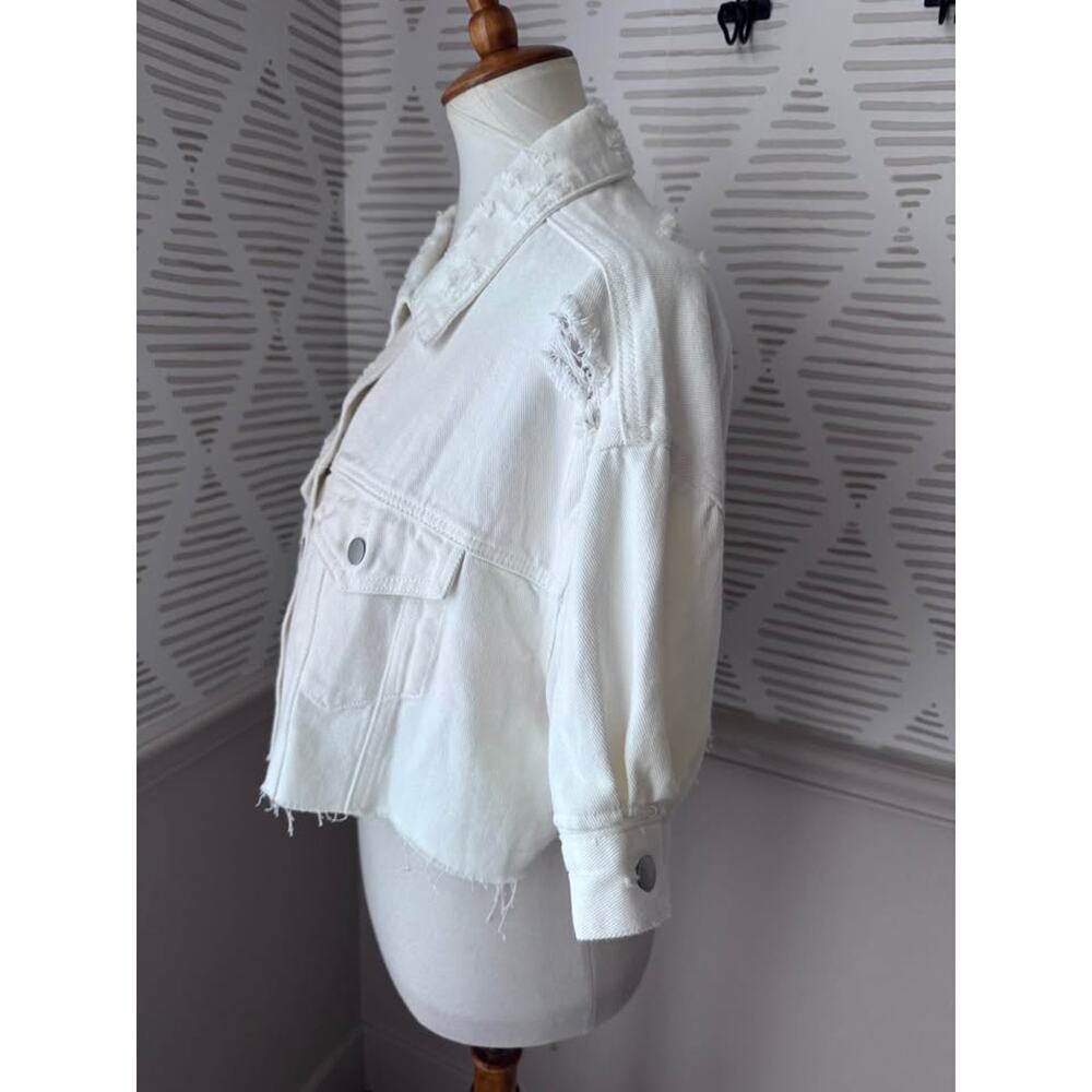 Pol Women’s Small White Distressed Cropped Denim Jacket Top - Picture 2 of 8